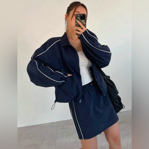 π Sporty Minimalist Navy Blue Windbreaker & Skirt Set β Size Large! π - Picture 4 of 5